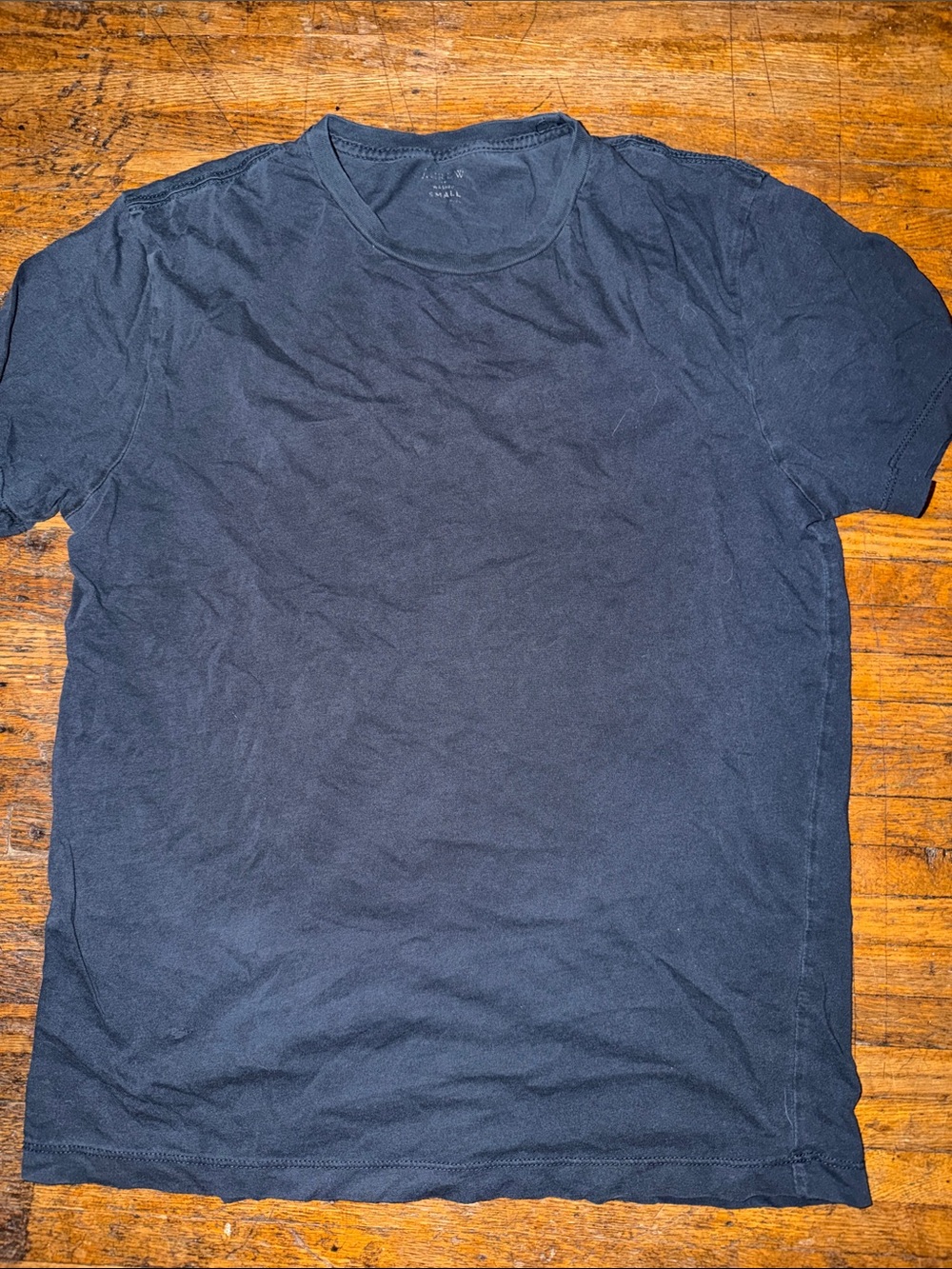 3/$15. Men’s J. crew tee S